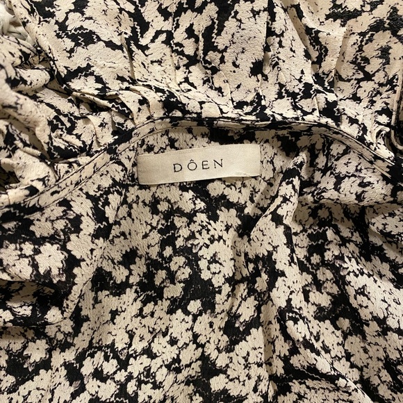 DOEN viola wrap top sz Small ruffled tie waist floral blouse - Picture 11 of 11